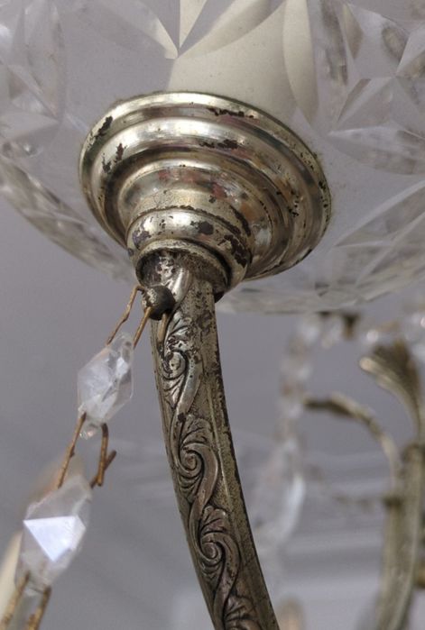 Lustre Clássico de 8 Braços em latão banhado a prata e Cristal Lapidado (Funcional)