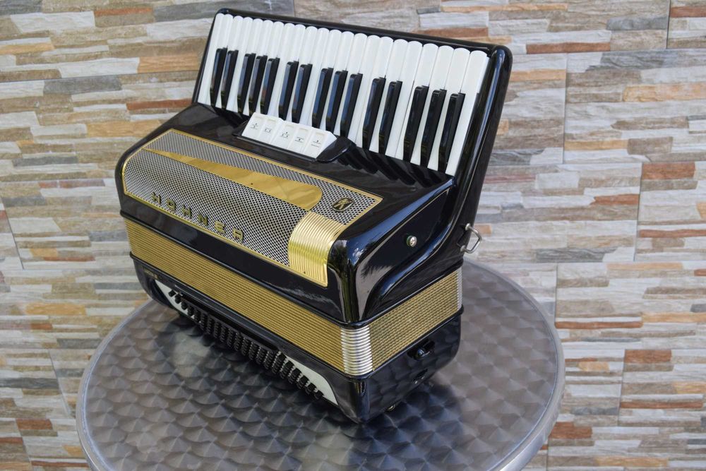 Acordeao Hohner Lucia IV P 3 Voz 96 Baixos, N 264