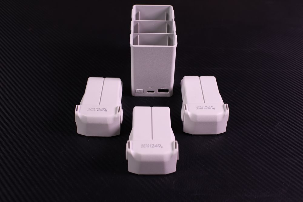 DJI Mini 4 Pro Fly More Combo