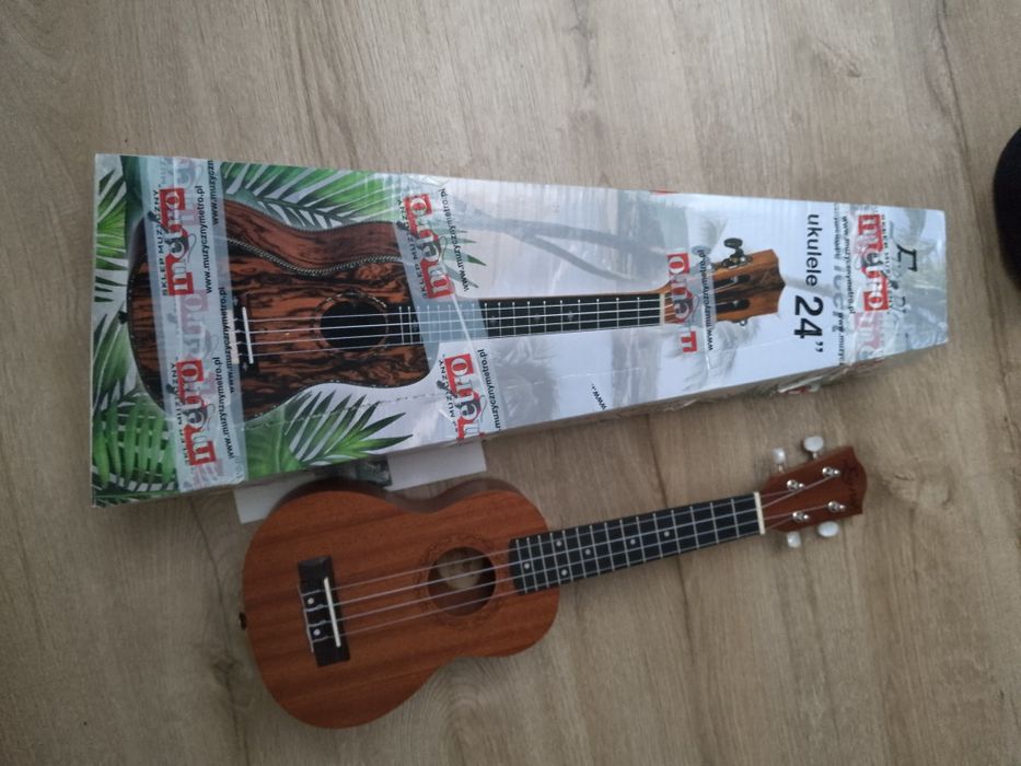 Ukulele koncertowane 24" lekkie z stroikiem