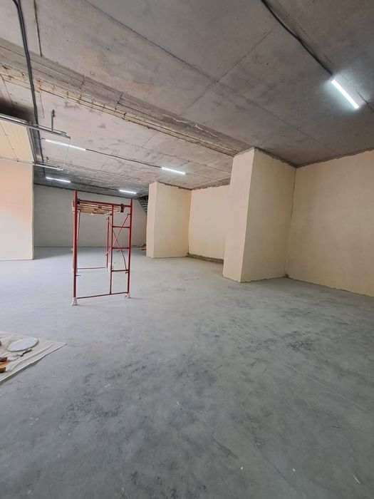 Продам комерційне приміщення 390м2 метро "Берестейська"
