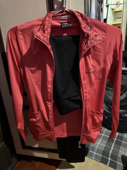 Продаю спортивный костюм женский