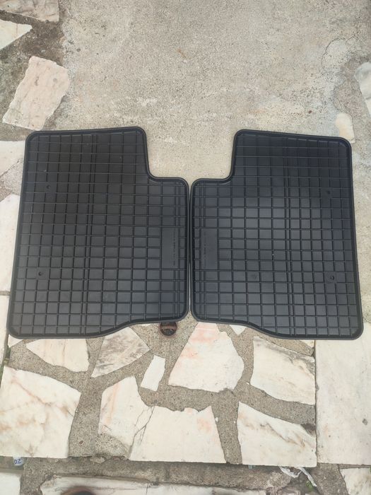 Vendo 5 tapetes de borracha incluindo o da mala para  Peugeot  207 sw