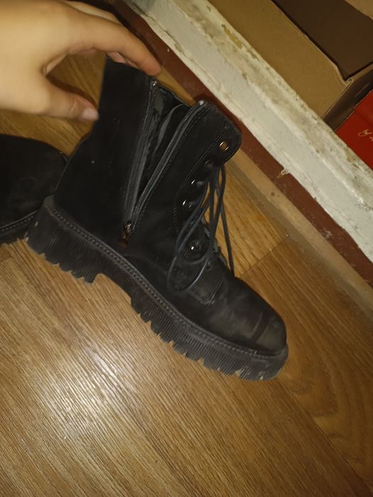 Продам ботинки зимние