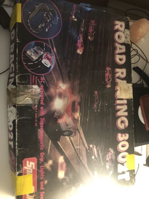 Pista de carrinhos telecomandados