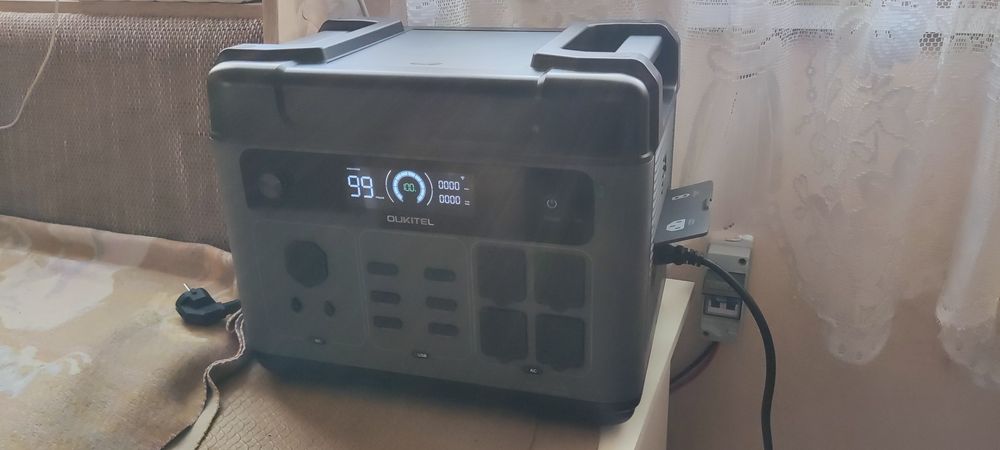 Przenośna stacja zasilania solar OUHITEL P2001E plus 2400W 2KWH + APK