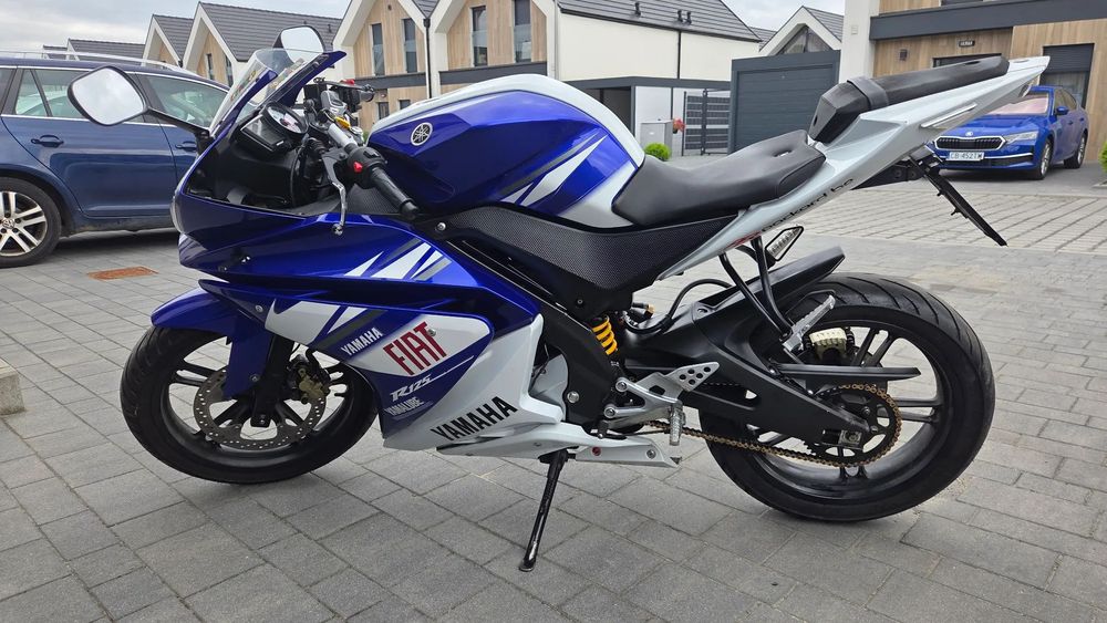 Yamaha YZF Yamaha YZF-R125 2010 – unikatowy wygląd Fiat Rossi – wydech Giannelli
