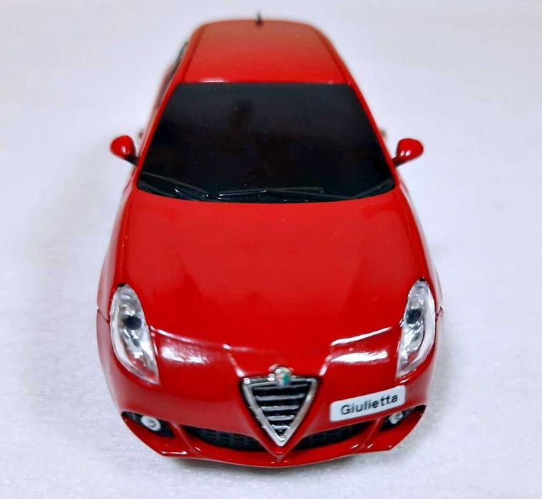 Машинка модель Alfa Romeo Giulietta Autowave