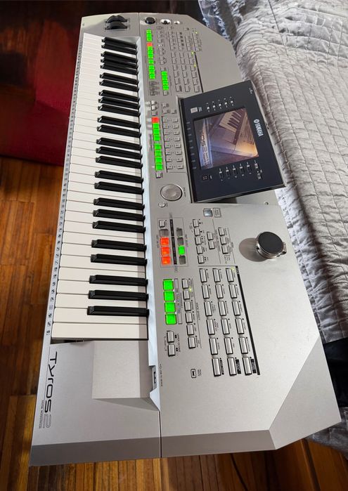 Teclado Yamaha Tyros 2