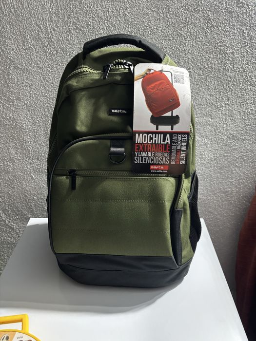 Mochila nova ainda xom etiquetas