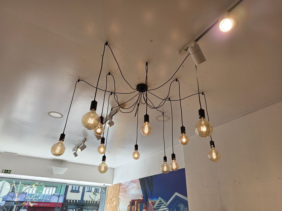 Lustre Moderno com Lâmpadas Vintage