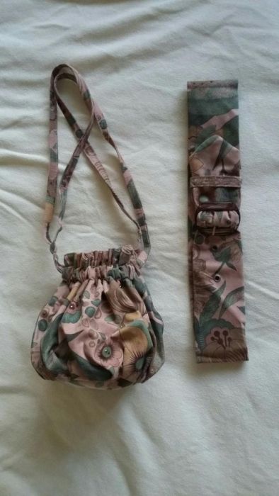 Conjunto pochete e cinto.