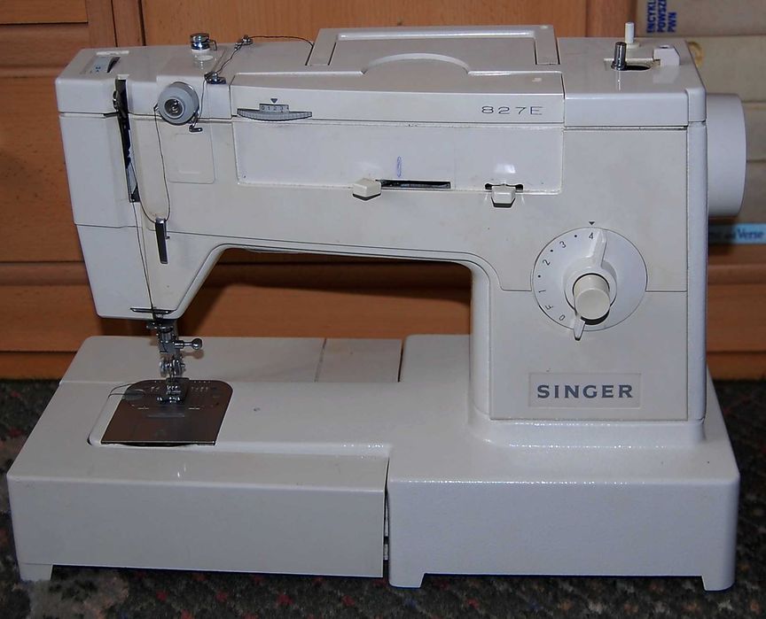 Maszyna do Szycia -  SINGER 827E