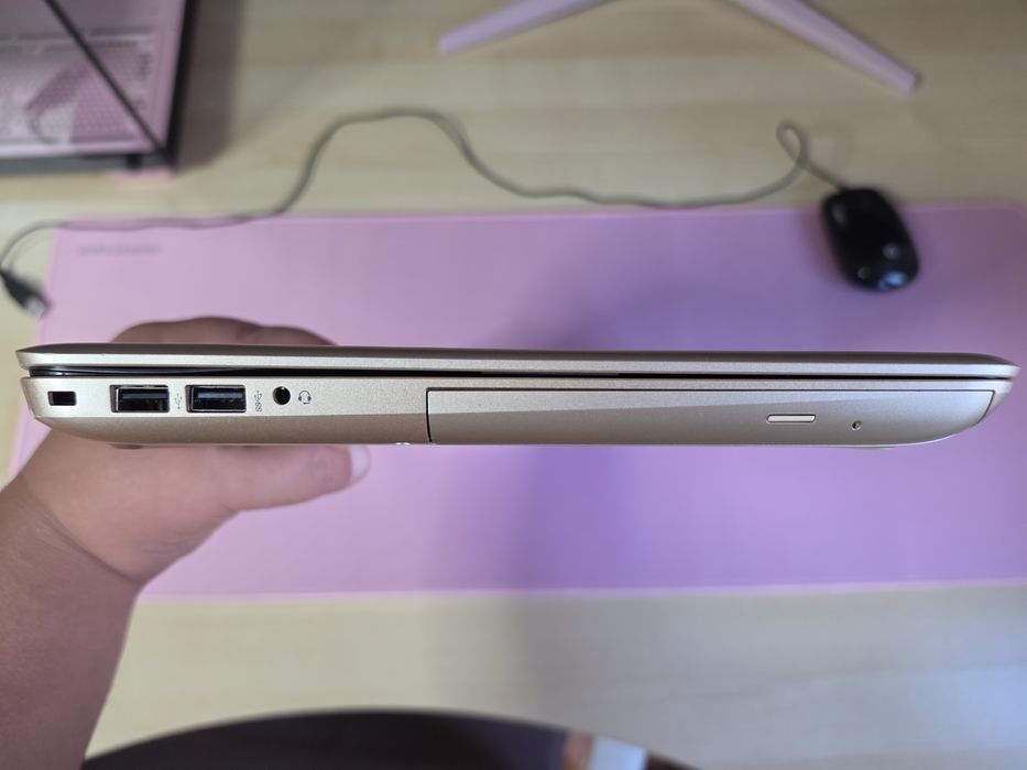 Portátil HP Pavilion 15‑aw001np – Windows 11 limpo + rato HP