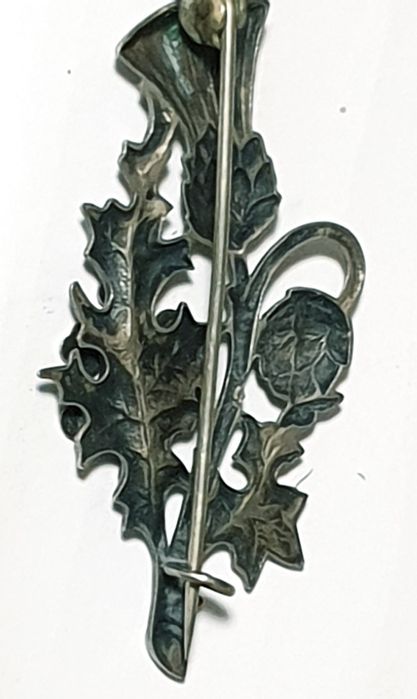 Antiga pregadeira religiosa: cardo em prata com cruz de Lorena em ouro