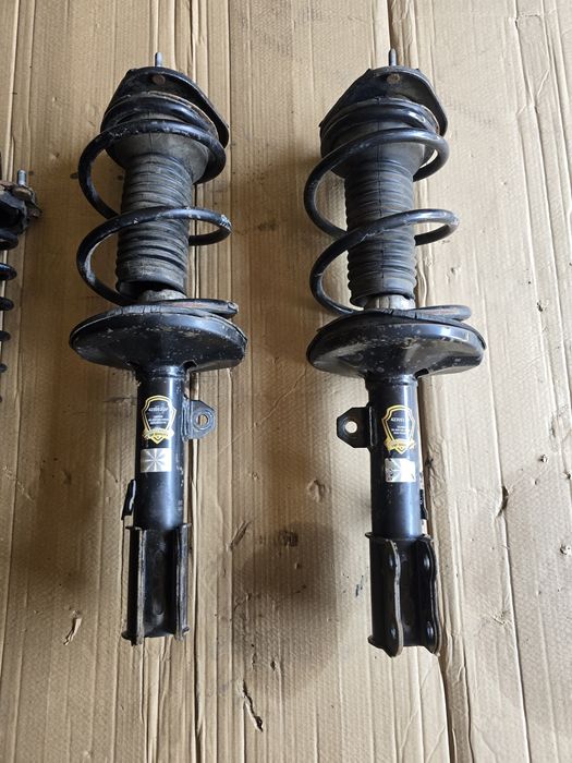 Стойки в сборе Toyota Corolla E12 Verso передние задние Тойота Королла