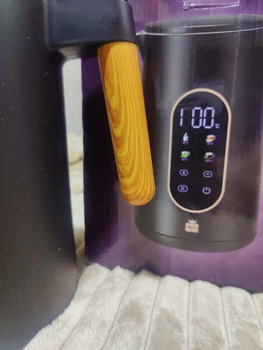 Електрочайник з підігрівом