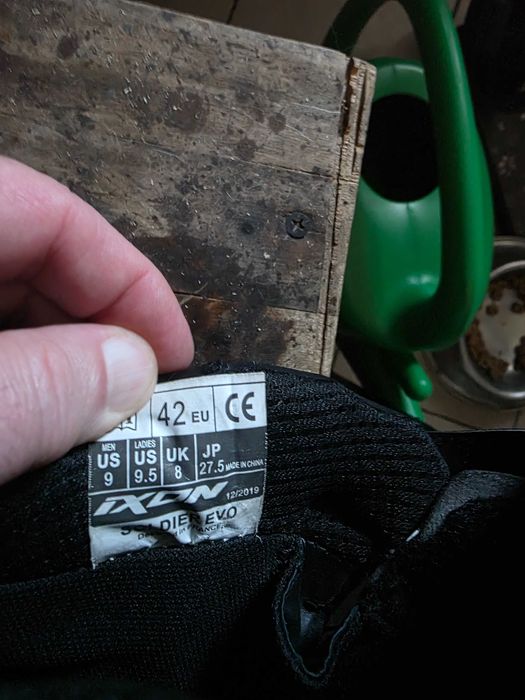Kombinezon motocyklowy Adrenaline Cameleon 2.0 plus buty i rękawice.