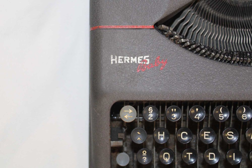 Máquina de escrever Hermes "Baby" anos 50\60