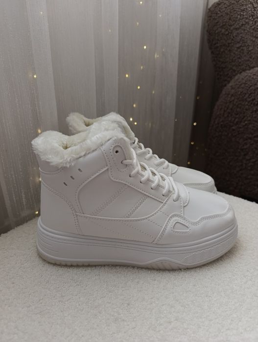 Черевики кросівки зимові розмір 38