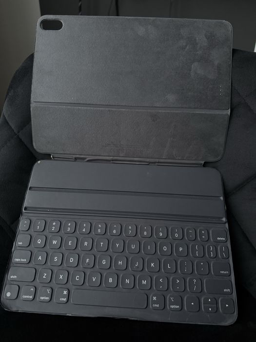 iPad Pro 11” 2018 Wi-Fi + Smart Keyboard Folio чохол-клавіатура