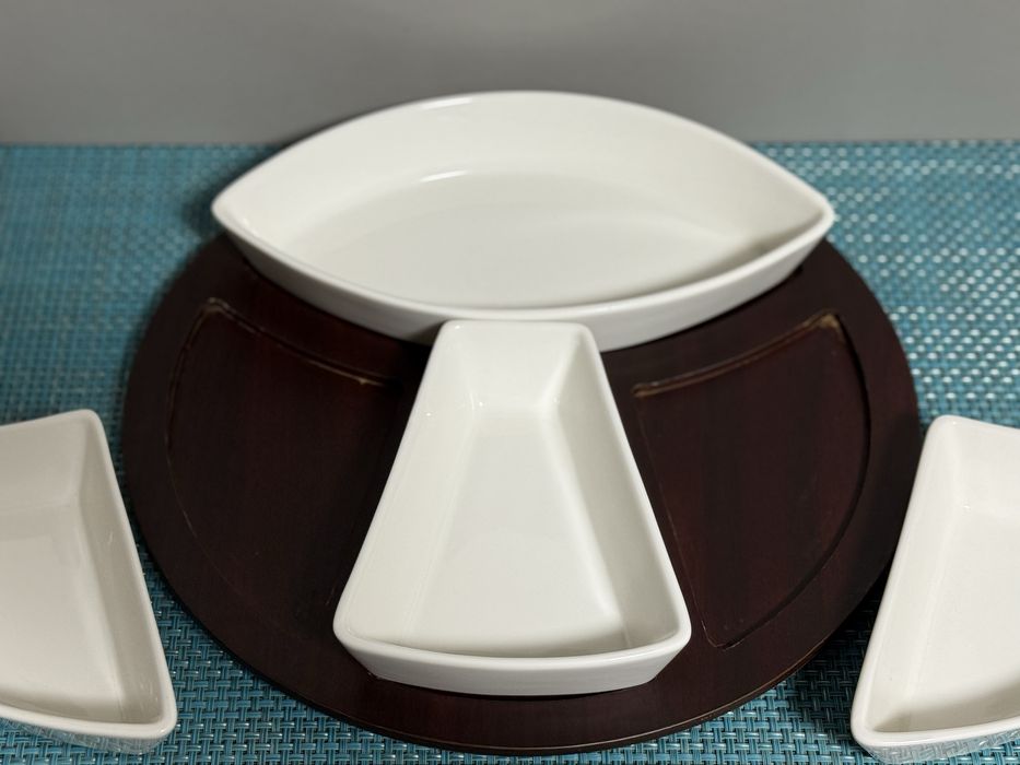 Менажниця на деревяній підставці.31см.