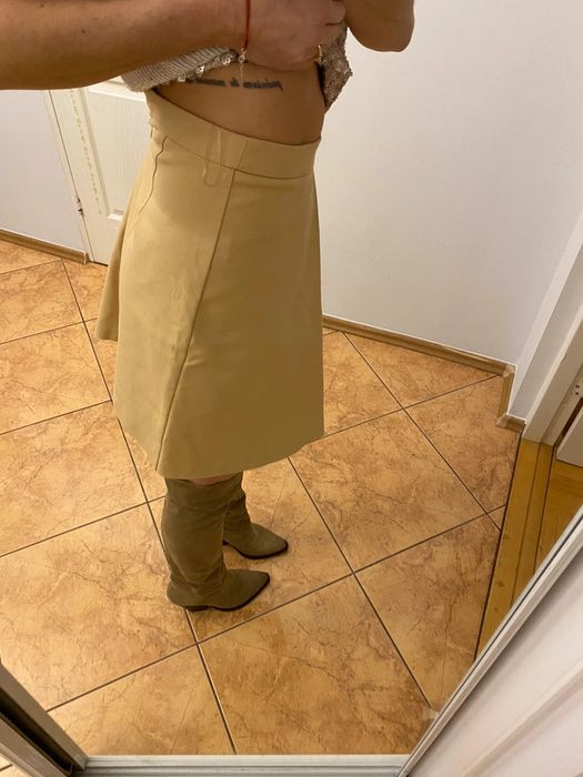 Mohito spódnica trapezowa bez camel nude marki Mohito