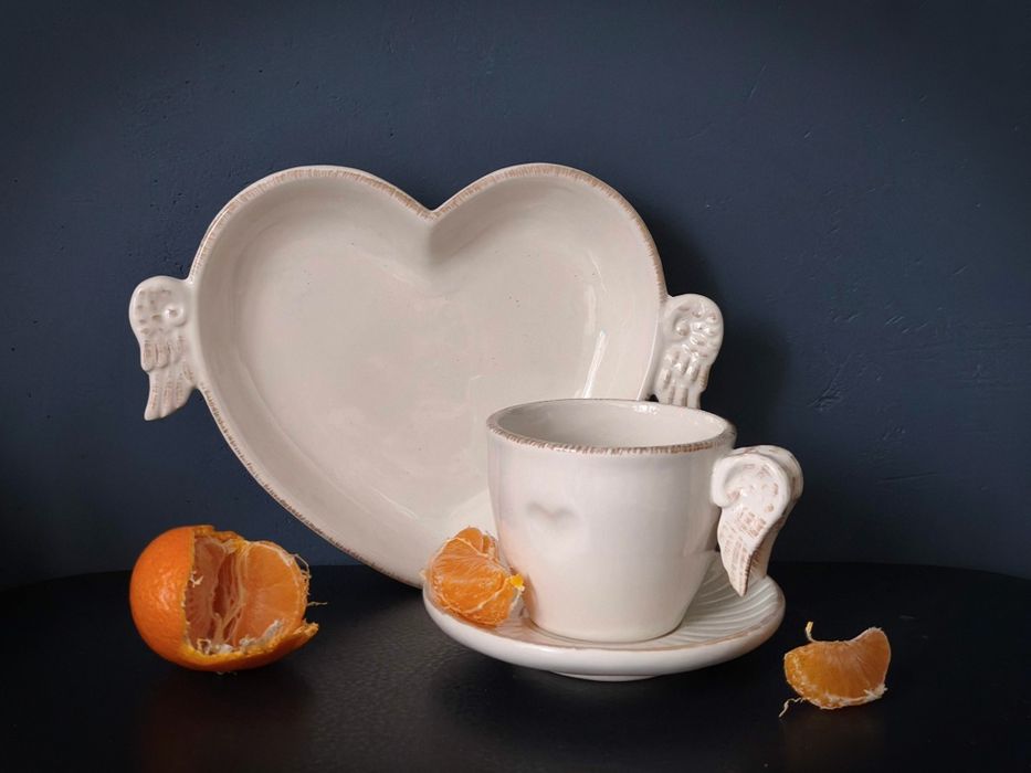 Набір посуду "Від янгола". Серце з крильцями, тарілка, чашка з крилами