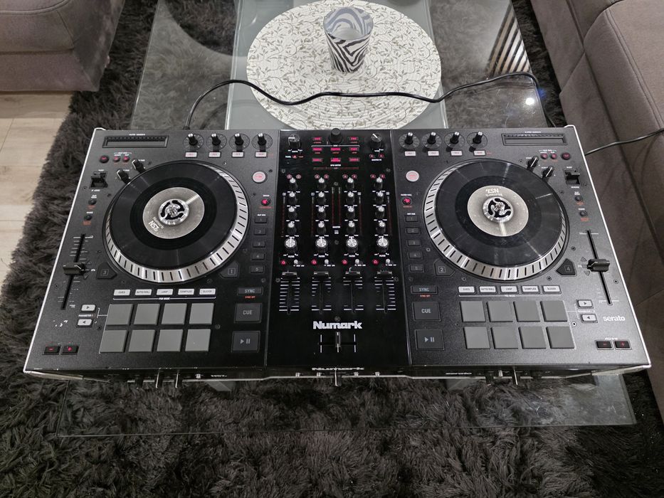 Kontroler Numark ns7ii, konsola Dj, djka