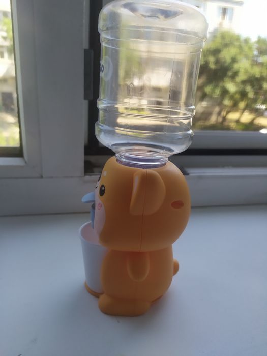 кулер для воды игрушечный