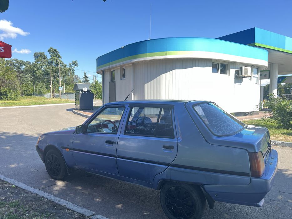 Продам машину ЗАЗ славута 110307.
