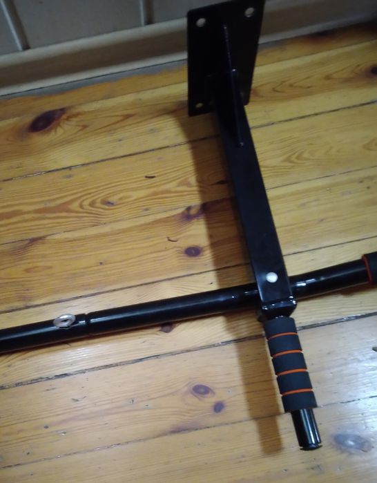 Drążek sufitowy do podciągania