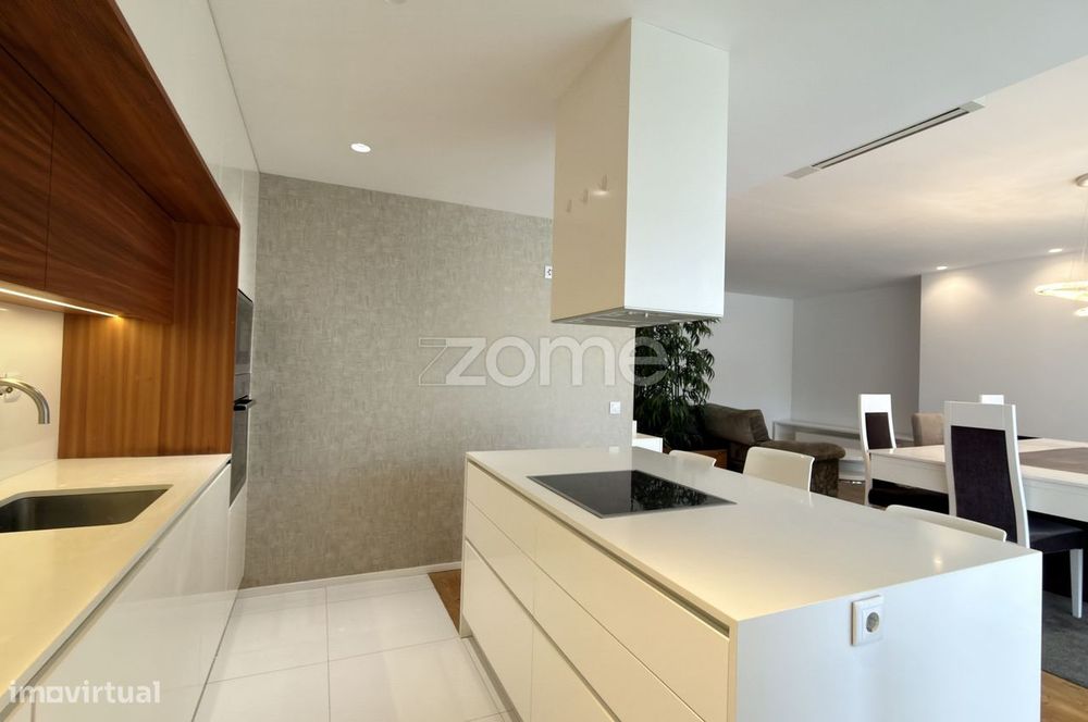 T3 Apartment with Garage Parking Space and Balcony in S. Vitor.