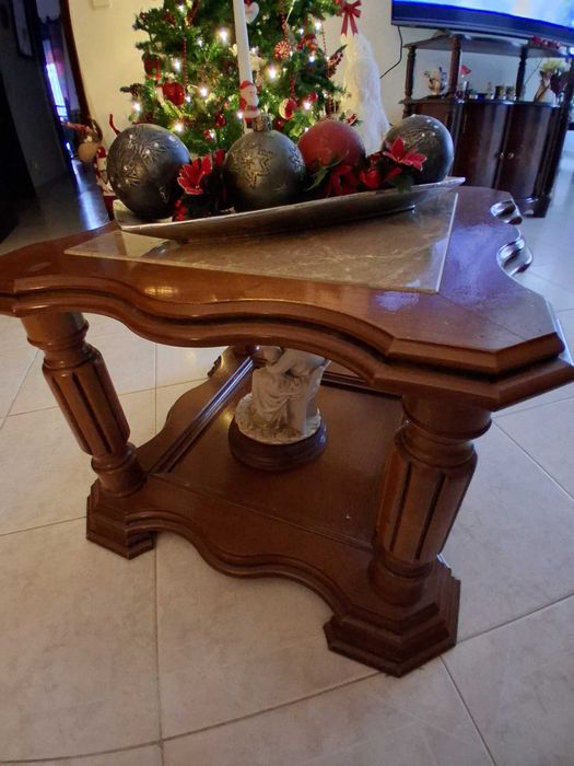 Mesa de centro de sala com pedra mármore