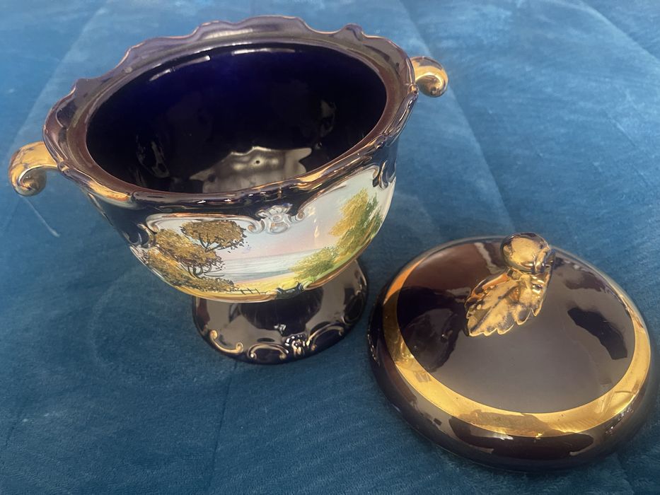 Terrina / Bomboneira Decorativa em Porcelana com Tampa – Azul e Dourado