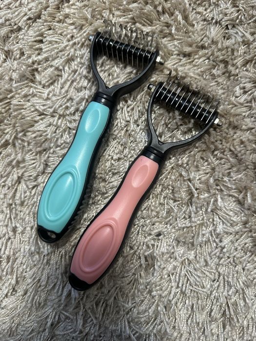 Щітка для вичісування ковтунів (шерсті)