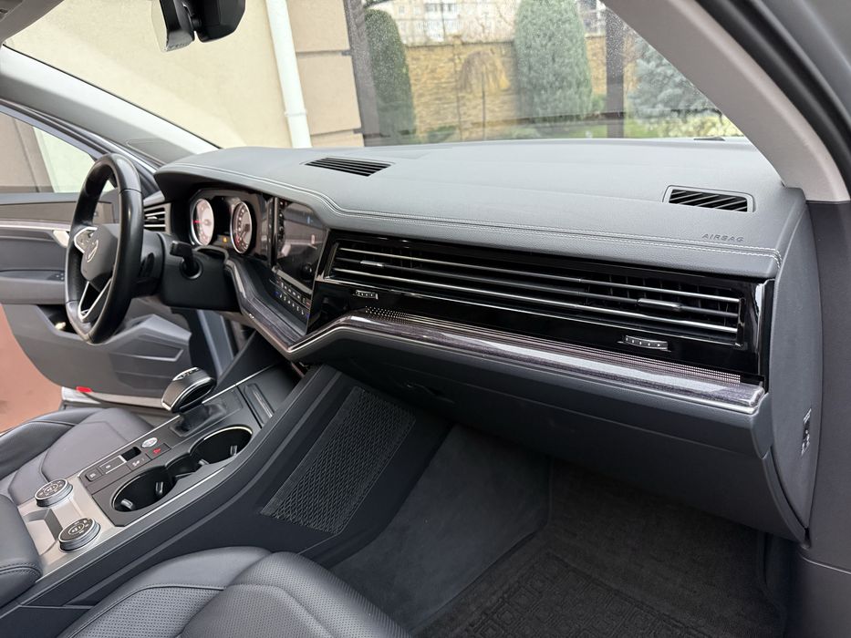 Продам Volkswagen Touareg III