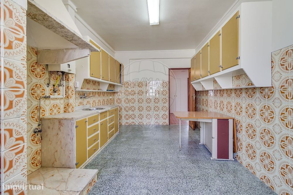 Apartamento T4 para arrendamento