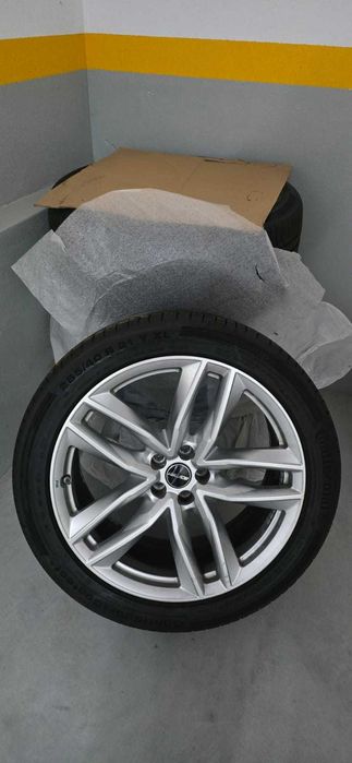 Jantes e pneus Audi originais 285/40 R21