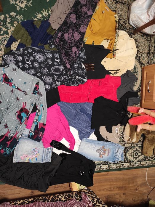Продам большой пакет женской одежды 46-48 размер