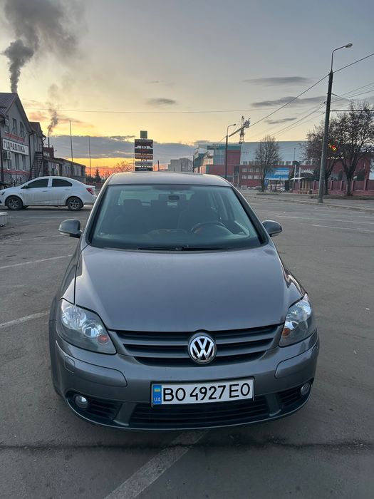 Авто Volkswagen Golf Plus