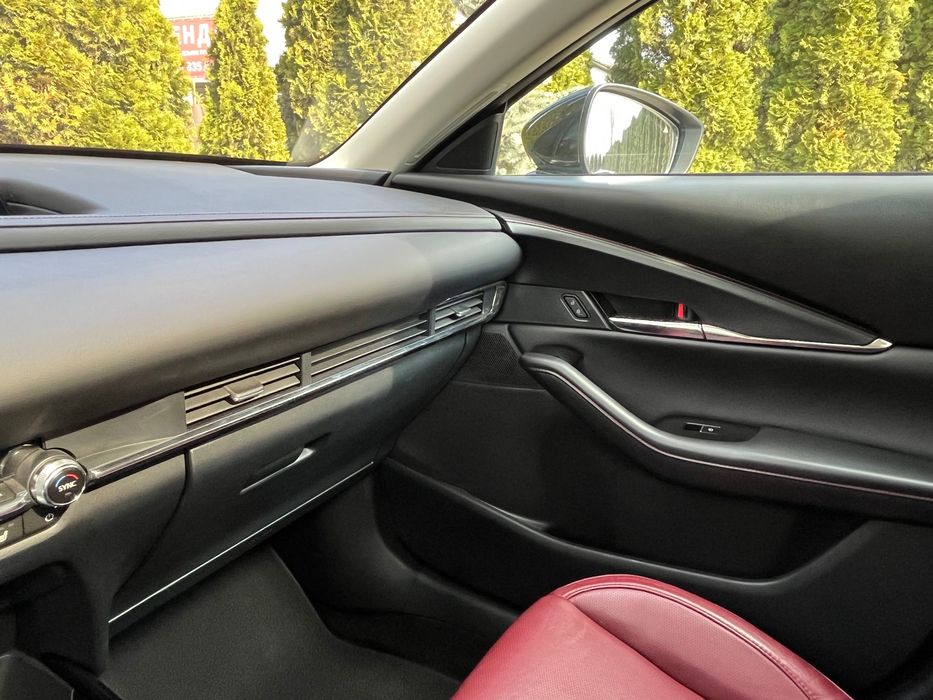 Продам мазду сх 30