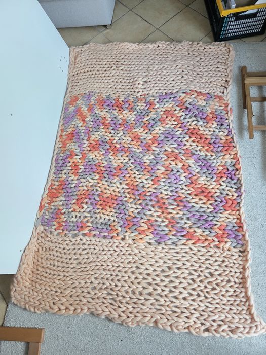 Sprzedam ręcznie robiony gruby wełniany koc