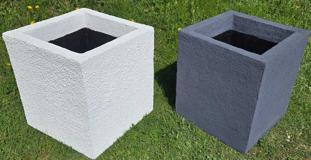 Donica termo, ogrodowa. Doniczka ze styropianu, betonowa, tynk.