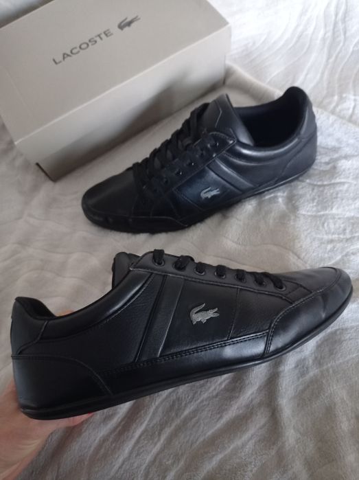 Buty Lacoste Chaymon rozmiar 45 czarne skóra skórzane srebrne logo j Nowe męskie sneakersy trampki unikatowy model 29,5 cm wkładka