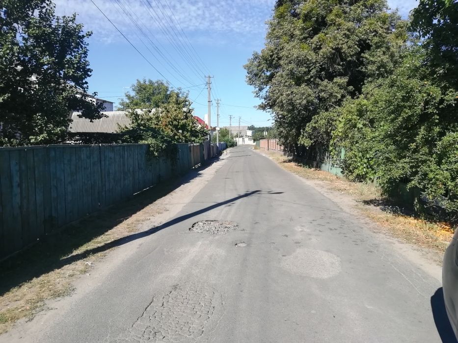 Продам земельну ділянку з будиночком Багрин Фастівський район.