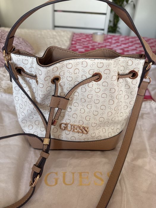 Vendo mala Guess, original, nao e replica
