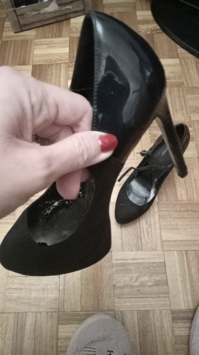 Sapatos pretos altos