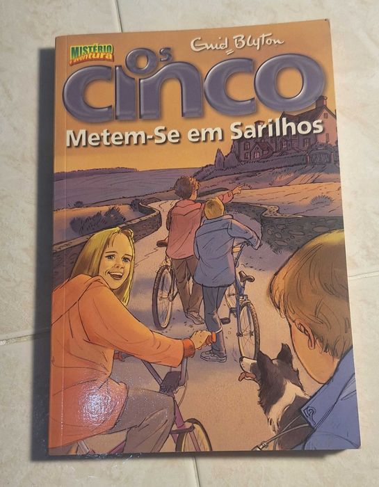"Os Cinco Metem-se em Sarilhos"