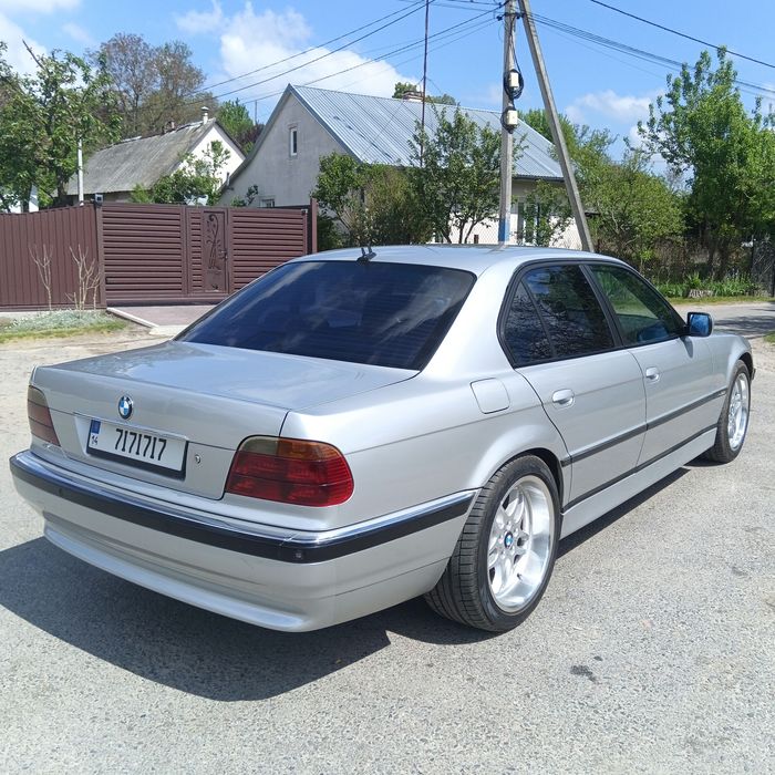 BMW series 7 e38